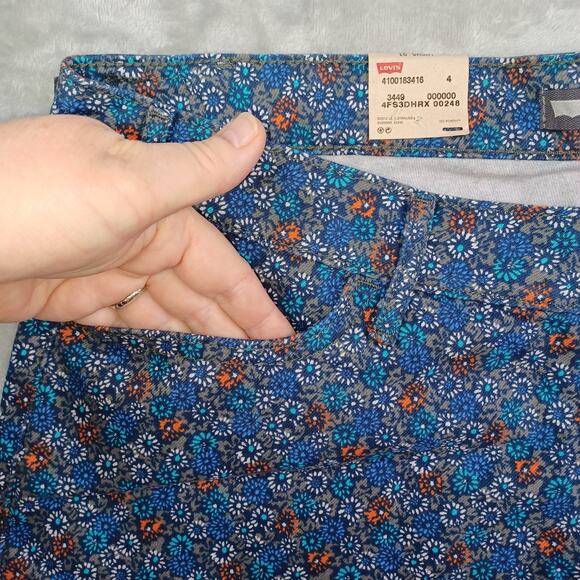Levi's Women's Denim Jean Shorts Size 16 Blue Floral Print Cutoff 4" Mid Rise - Picture 3 of 12